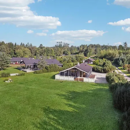 3 Bedroom Gorgeous In Holiday home