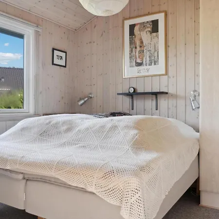 3 Bedroom Gorgeous In Дом отдыха *